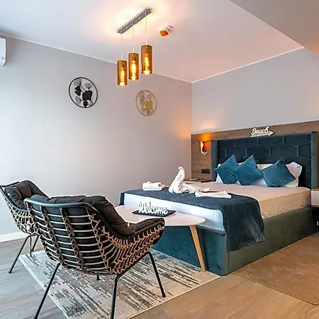 L&c By Zora Apartament,pe Plaja Hotel 3*