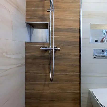 L&c By Zora Apartament,pe Plaja Szálloda 3*