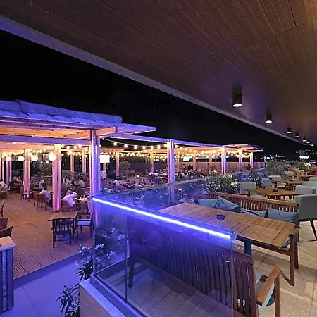 Hotel L&c By Zora Apartament,pe Plaja