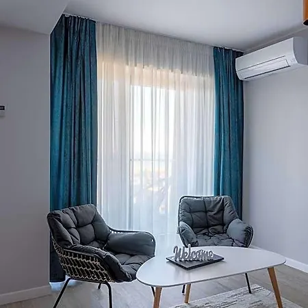 L&c By Zora Apartament,pe Plaja Szálloda 3*